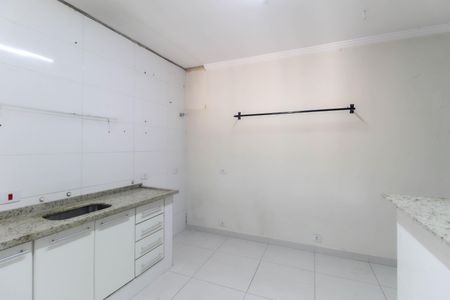 Casa para alugar com 200m², 4 quartos e 4 vagas Casa para alugar com 200m², 4 quartos e 4 vagasCozinha - Edícula