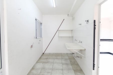 Casa para alugar com 200m², 4 quartos e 4 vagas Casa para alugar com 200m², 4 quartos e 4 vagasÁrea de Serviço