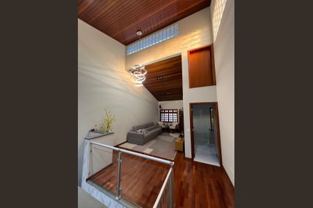 Casa à venda com 3 quartos, 355m² em Quitaúna, Osasco