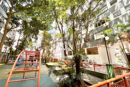 Apartamento à venda com 100m², 3 quartos e sem vagaÁrea comum - Playground