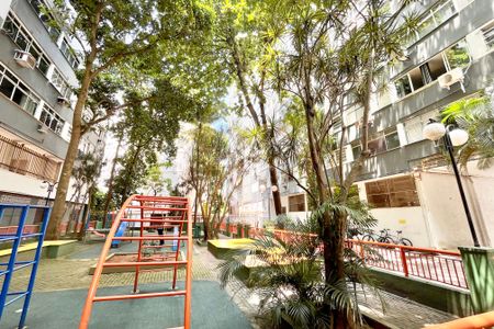 Apartamento à venda com 100m², 3 quartos e sem vagaÁrea comum - Playground
