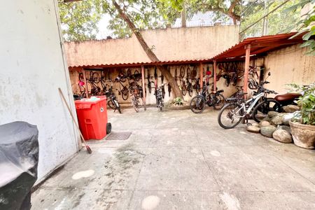 Apartamento à venda com 100m², 3 quartos e sem vagaAREA COMUM - BICILETARIO