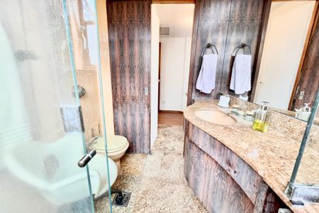 Apartamento à venda com 100m², 3 quartos e sem vagaBANHEIRO 