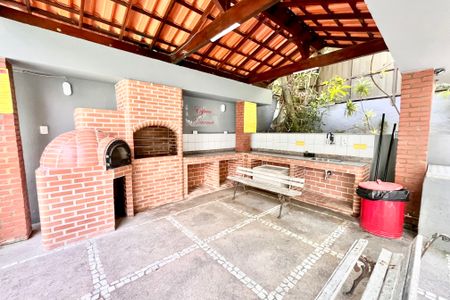 Apartamento à venda com 100m², 3 quartos e sem vagaÁrea comum - Churrasqueira