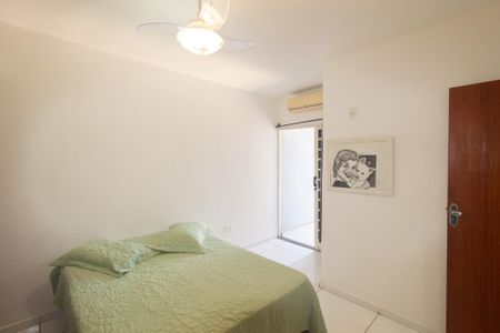 Quarto 1 de casa de condomínio para alugar com 2 quartos, 100m² em Campo Grande, Rio de Janeiro