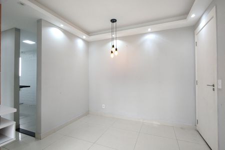 Sala de apartamento para alugar com 2 quartos, 45m² em Taquara, Rio de Janeiro