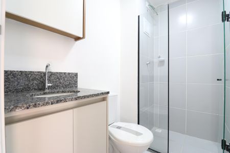 Banheiro de kitnet/studio para alugar com 1 quarto, 25m² em Barra Funda, São Paulo