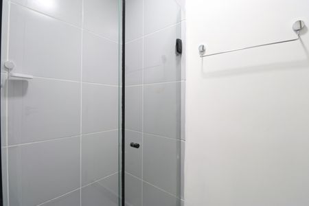 Banheiro de kitnet/studio para alugar com 1 quarto, 25m² em Barra Funda, São Paulo