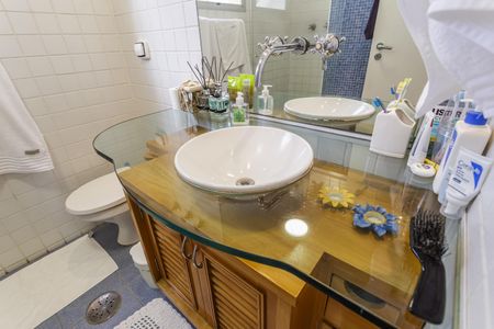 Apartamento à venda com 102m², 3 quartos e 2 vagas Apartamento à venda com 102m², 3 quartos e 2 vagasBanheiro Social