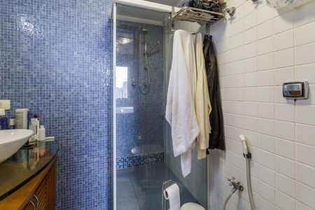 Apartamento à venda com 102m², 3 quartos e 2 vagas Apartamento à venda com 102m², 3 quartos e 2 vagasBanheiro da Suíte