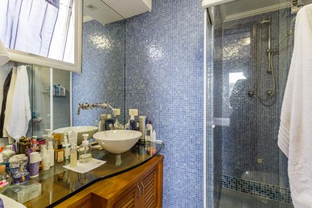 Apartamento à venda com 102m², 3 quartos e 2 vagas Apartamento à venda com 102m², 3 quartos e 2 vagasBanheiro da Suíte