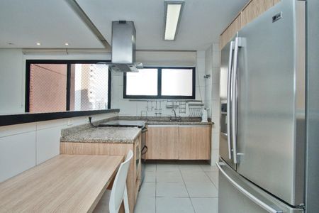 Apartamento à venda com 184m², 3 quartos e 4 vagas