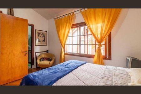 Casa à venda com 4 quartos, 373m² em Jardim Leonor, São Paulo