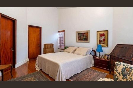 Casa à venda com 4 quartos, 373m² em Jardim Leonor, São Paulo