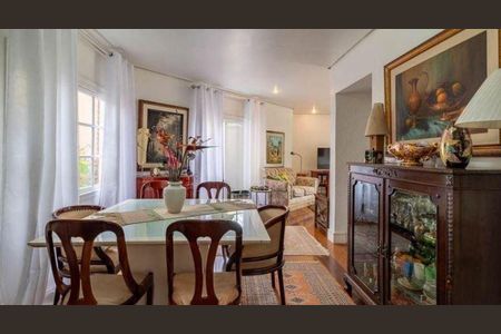 Casa à venda com 4 quartos, 373m² em Jardim Leonor, São Paulo