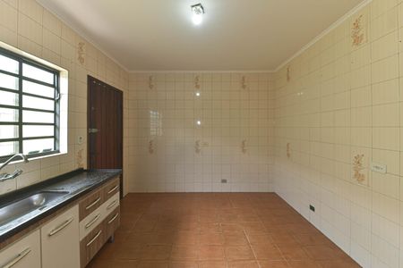 Casa para alugar com 60m², 2 quartos e 2 vagas Casa para alugar com 60m², 2 quartos e 2 vagasCozinha