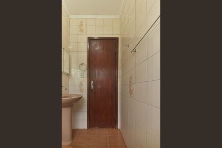 Casa para alugar com 60m², 2 quartos e 2 vagas Casa para alugar com 60m², 2 quartos e 2 vagasBanheiro Social