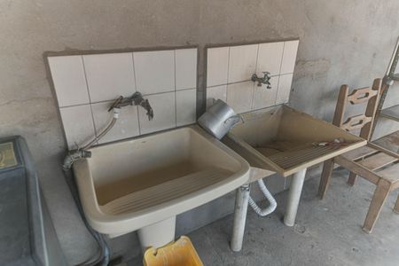 Casa para alugar com 60m², 2 quartos e 2 vagas Casa para alugar com 60m², 2 quartos e 2 vagasLavanderia - Churrasqueira