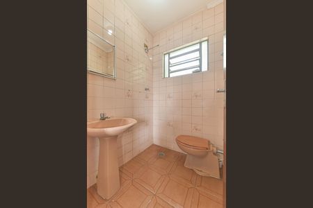 Casa para alugar com 60m², 2 quartos e 2 vagas Casa para alugar com 60m², 2 quartos e 2 vagasBanheiro da Suíte