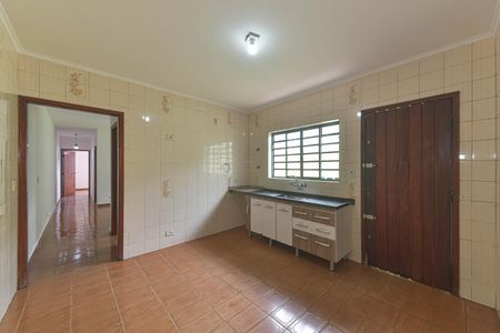 Casa para alugar com 60m², 2 quartos e 2 vagas Casa para alugar com 60m², 2 quartos e 2 vagasCozinha
