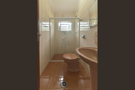 Casa para alugar com 60m², 2 quartos e 2 vagas Casa para alugar com 60m², 2 quartos e 2 vagasBanheiro Social