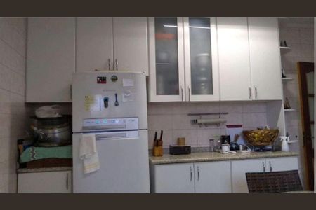 Casa à venda com 205m², 4 quartos e 4 vagas