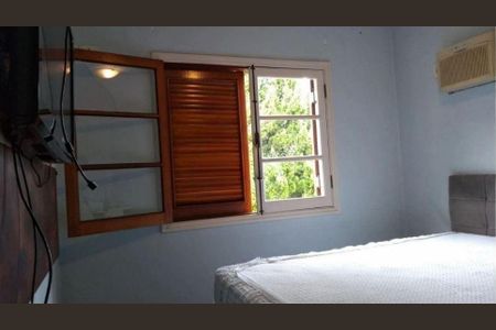 Casa à venda com 4 quartos, 205m² em Vila Suzana, São Paulo