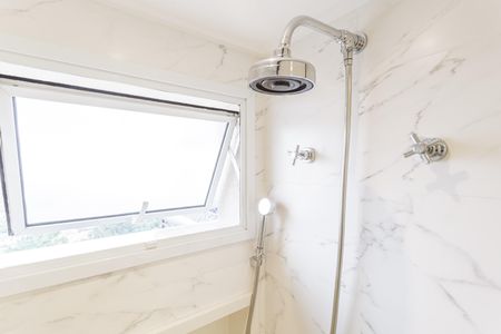 Apartamento à venda com 176m², 3 quartos e 4 vagasBanheiro da Suíte 1