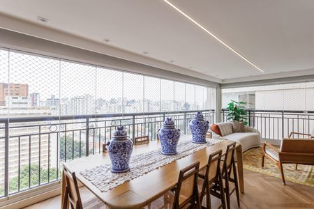 Apartamento à venda com 176m², 3 quartos e 4 vagasSala
