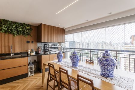 Apartamento à venda com 176m², 3 quartos e 4 vagasSala