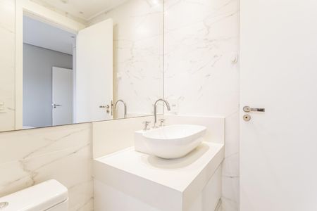 Apartamento à venda com 176m², 3 quartos e 4 vagasBanheiro da Suíte 1