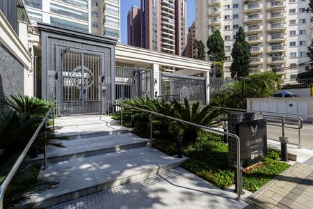 Apartamento à venda com 176m², 3 quartos e 4 vagasFachada