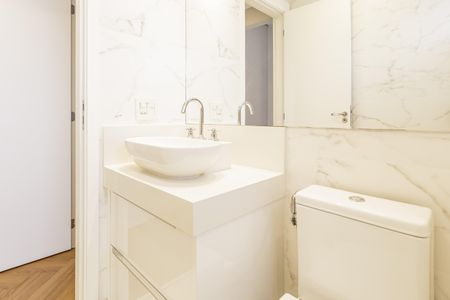 Apartamento à venda com 176m², 3 quartos e 4 vagasBanheiro da Suíte 2