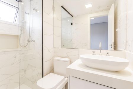 Apartamento à venda com 176m², 3 quartos e 4 vagasBanheiro da Suíte 1