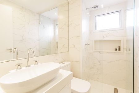 Apartamento à venda com 176m², 3 quartos e 4 vagasBanheiro da Suíte 2