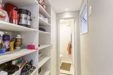 Apartamento à venda com 176m², 3 quartos e 4 vagasDespensa