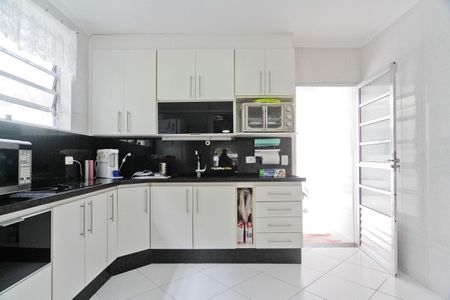 Cozinha de casa para alugar com 2 quartos, 150m² em Conjunto Residencial Vista Verde, São Paulo