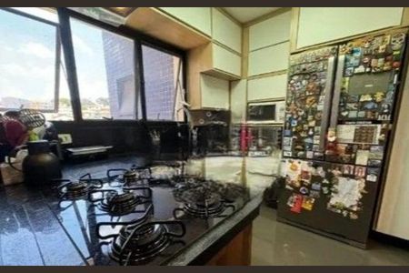 Apartamento à venda com 138m², 4 quartos e 3 vagas