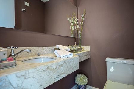 Apartamento à venda com 300m², 4 quartos e 4 vagasCobertura