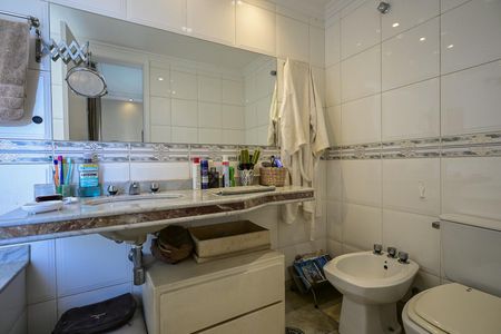 Apartamento à venda com 300m², 4 quartos e 4 vagasBanheiro Suíte 1