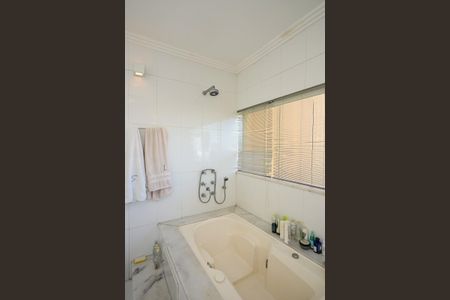 Apartamento à venda com 300m², 4 quartos e 4 vagasCobertura