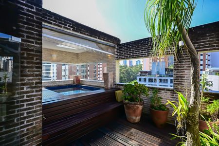 Apartamento à venda com 300m², 4 quartos e 4 vagasCobertura