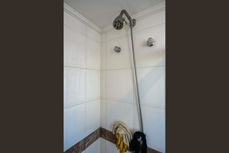 Apartamento à venda com 300m², 4 quartos e 4 vagasChuveiro do banheiro da Suíte 3