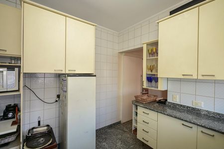 Apartamento à venda com 300m², 4 quartos e 4 vagasCozinha