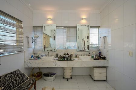 Apartamento à venda com 300m², 4 quartos e 4 vagasCobertura