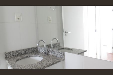 Apartamento à venda com 74m², 3 quartos e 1 vagaBanheiro 3