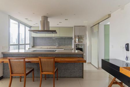 Apartamento à venda com 163m², 3 quartos e 4 vagas