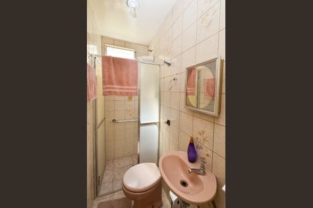 Casa à venda com 210m², 7 quartos e 4 vagas Casa à venda com 210m², 7 quartos e 4 vagasBanheiro Social Casa 1