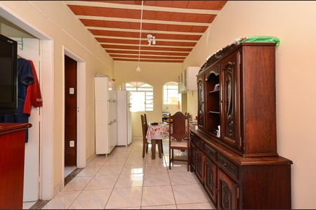 Casa à venda com 210m², 7 quartos e 4 vagas Casa à venda com 210m², 7 quartos e 4 vagasSala Ambientes Casa 1