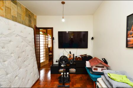 Casa à venda com 210m², 7 quartos e 4 vagas Casa à venda com 210m², 7 quartos e 4 vagasQuarto 1 Casa 2